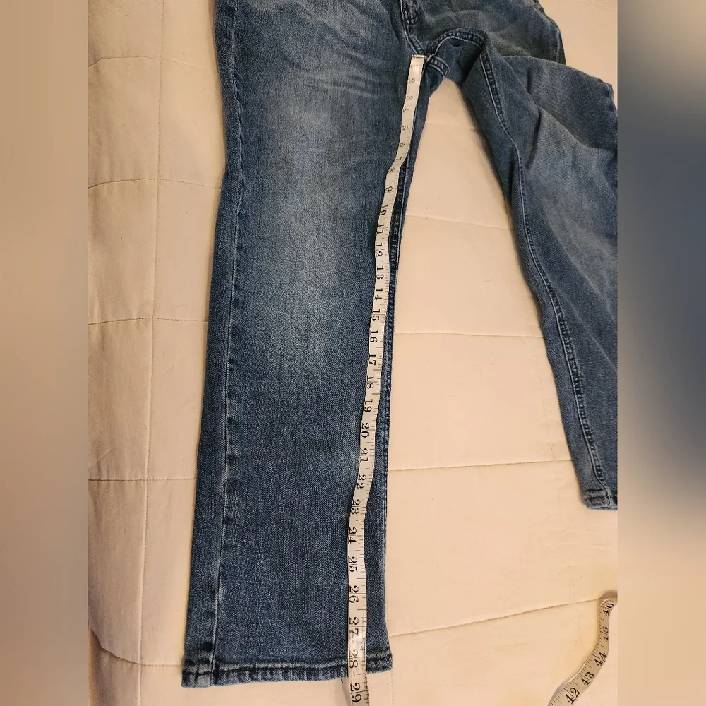 LEVI’S Signature Men's S67 Athletic Jeans, Size 34 by 30. Whiskering, Denim GUC